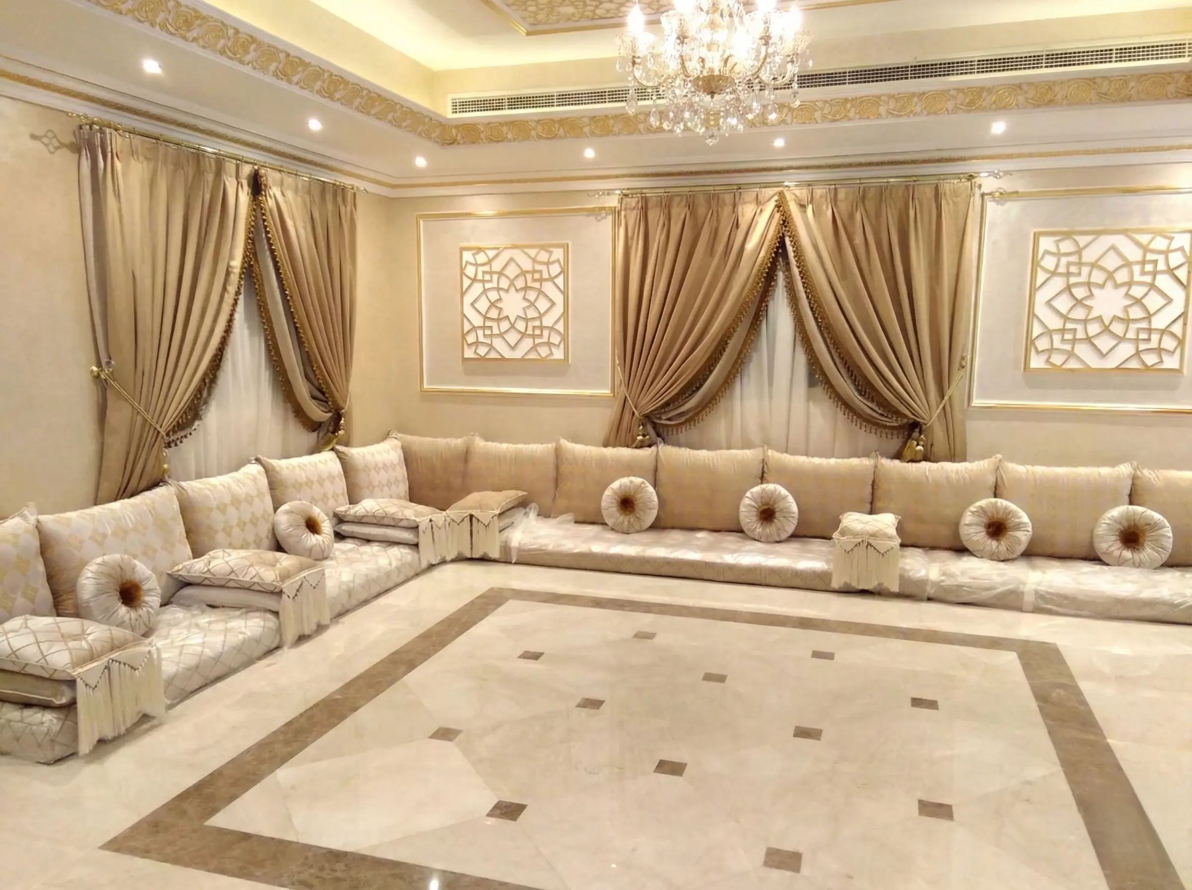 Gemini_Generated_Image_xb8cxwxb8cxwxb8c جلسات عربية (1) - الصورة 1